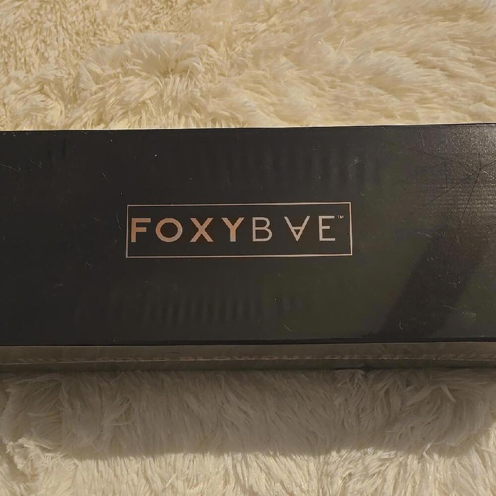 NWT - FoxyBae - Rose Gold - Ceramic Blowout Dryer Brush